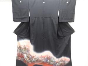 作家物　寺院風景模様留袖（比翼付き）